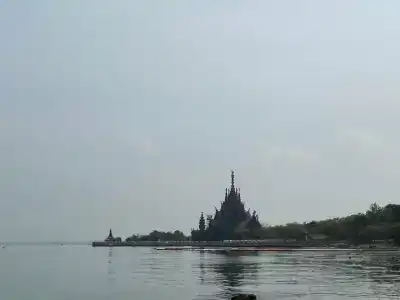 Golden Tulip Pattaya Beach Resort - 4