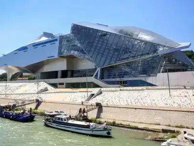 ibis Lyon Gerland Musee des Confluences
