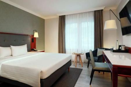 Courtyard by Marriott Hamburg Airport - 98