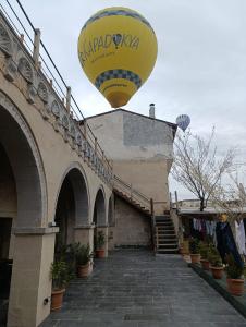 Falcon Cave Suites - 15