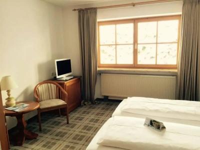 Blaue Gams ***S - 18