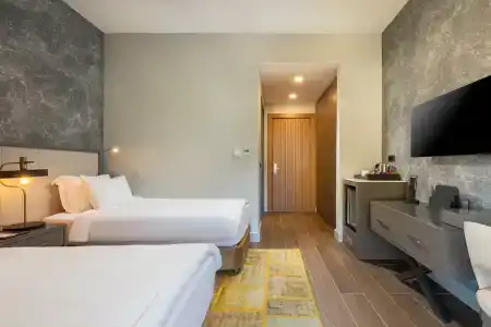 Unique Life Style - 93