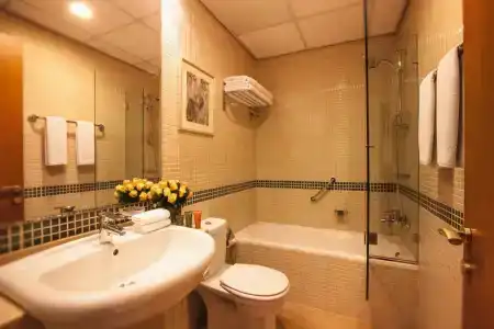 Mövenpick & Apartments Bur Dubai - 36