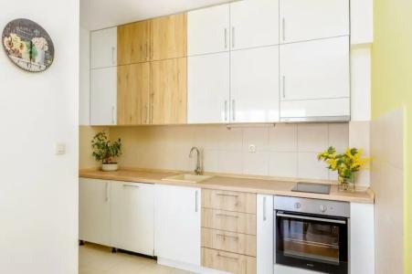 Apart M.S. KATUNJANIN - 57