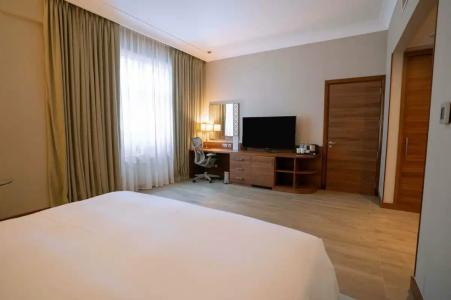Hilton Garden Inn Dubai Al Muraqabat - Deira - 16