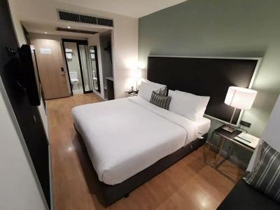 Evergreen Place Siam by UHG - SHA Extra Plus - 81