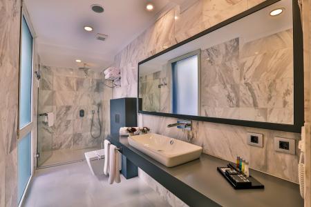 Business Life Boutique & Spa - 76