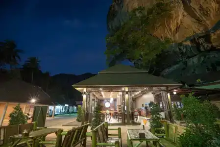 Tonsai Bay Resort - 72