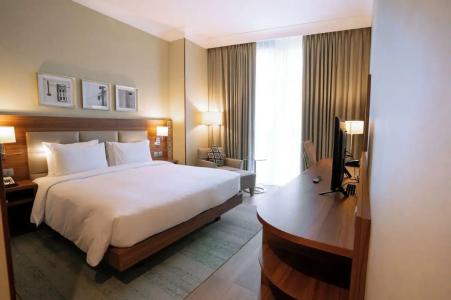 Hilton Garden Inn Dubai Al Muraqabat - Deira - 67