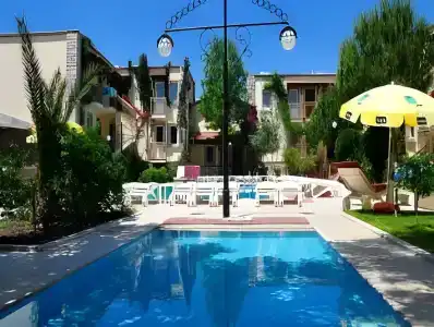 Moonshine & Suites - 37