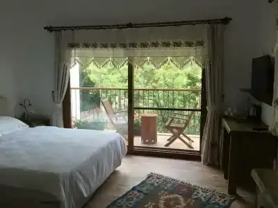 Pyramid Boutique - 6