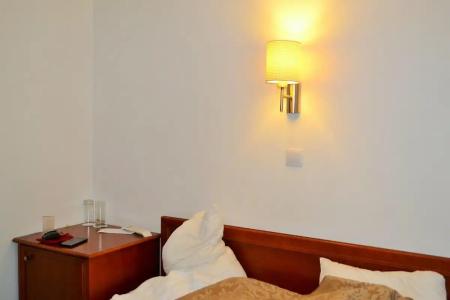 Three Crowns Residents - 88