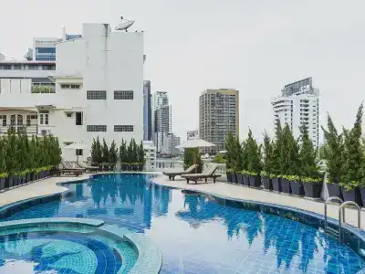 Hope Land Sukhumvit 24 - 32