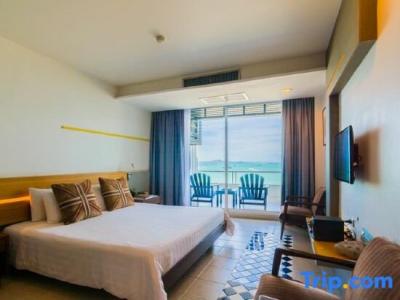 The Beach Front Resort, Pattaya - 23