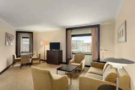 Ramada Plaza by Wyndham Dubai Deira - 69