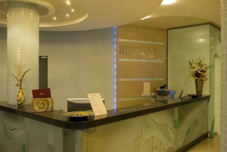 Cosmopolitan & Wellness - 7