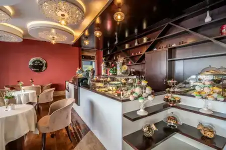 Carlton Downtown - 84