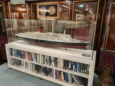 Queen Elizabeth 2 - 58