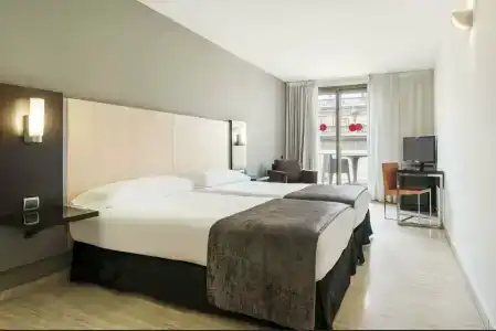 Ilunion Almirante - 81