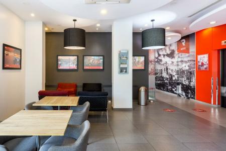 Red Planet Bangkok Asoke - SHA Extra Plus - 49