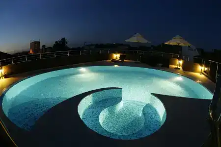 Cosmopolitan & Wellness - 1