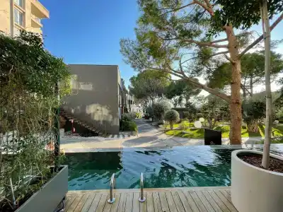 Unique Life Style - 94