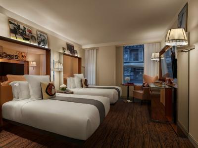 Mondrian Park Avenue - 33