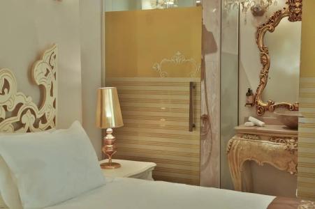 Elegance East - 64