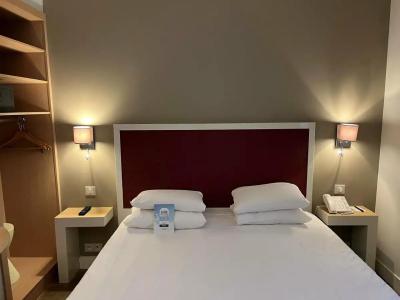 Kyriad Paris 18 - Porte de Clignancourt - Montmartre - 38
