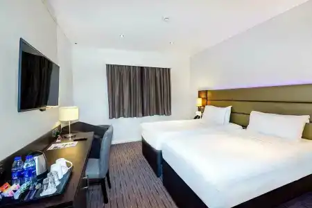 Premier Inn Dubai Al Jaddaf - 2