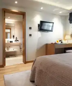 Somewhere Vouliagmeni - 4