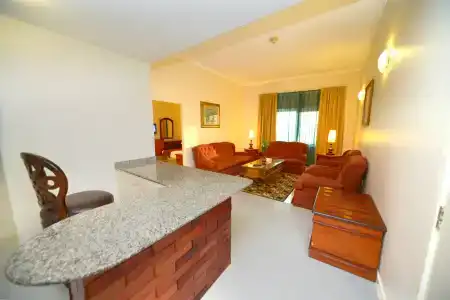 Nejoum Al Emarat - 38