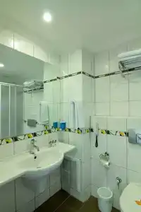 Kaila Krizantem - 19