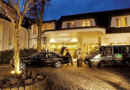 Courtyard by Marriott Hamburg Airport - 10