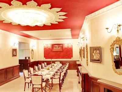 Queen's Astoria Design - 63