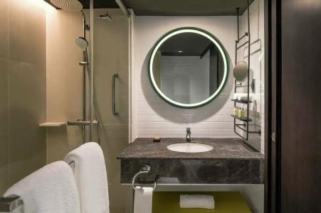 DoubleTree by Hilton Bangkok Ploenchit - SHA Plus Certified - 46
