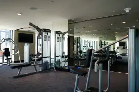 Holiday Inn Dubai Al-Maktoum Airport - 50