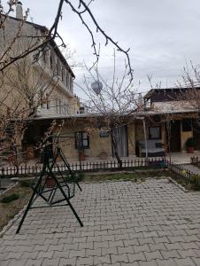 Falcon Cave Suites - 32