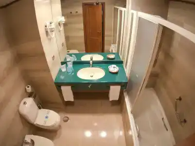 Zentral Center - Adults only - 16