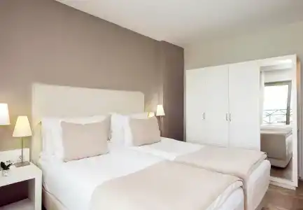 Marti La Perla - Adult Only+16 - 42