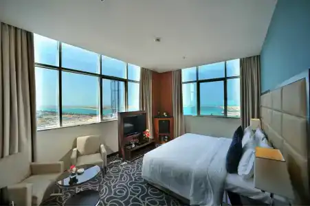 Ramada by Wyndham Abu Dhabi Corniche - 29