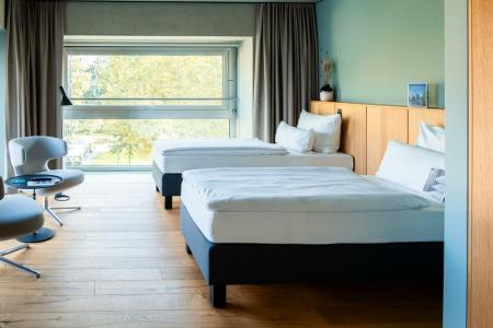 THE FLAG West M. - 36