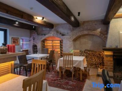 St. Peter's Boutique - 75