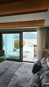 Yacht Classic - Boutique Class - 66