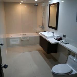 Royal Suite Bangkok - 62