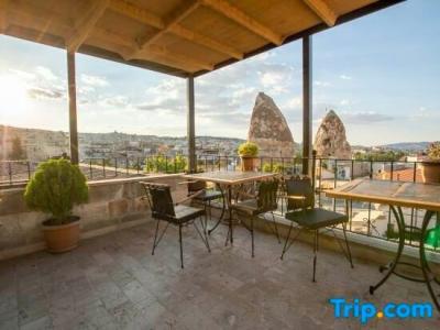 Adora Cave Suites - - 88