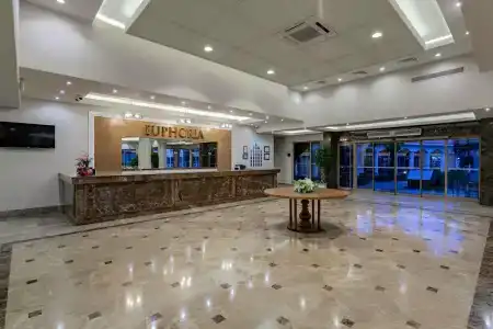 Euphoria Palm Beach Resort - 4