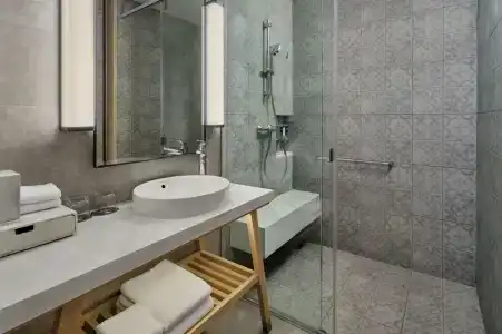 Four Points by Sheraton Phuket Patong Beach Resort - 42