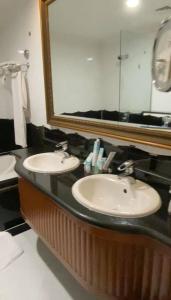 Grand Excelsior - Bur Dubai - 81