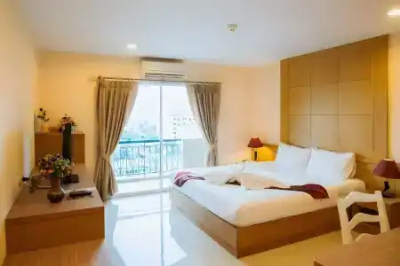 Metro Point Bangkok - 4